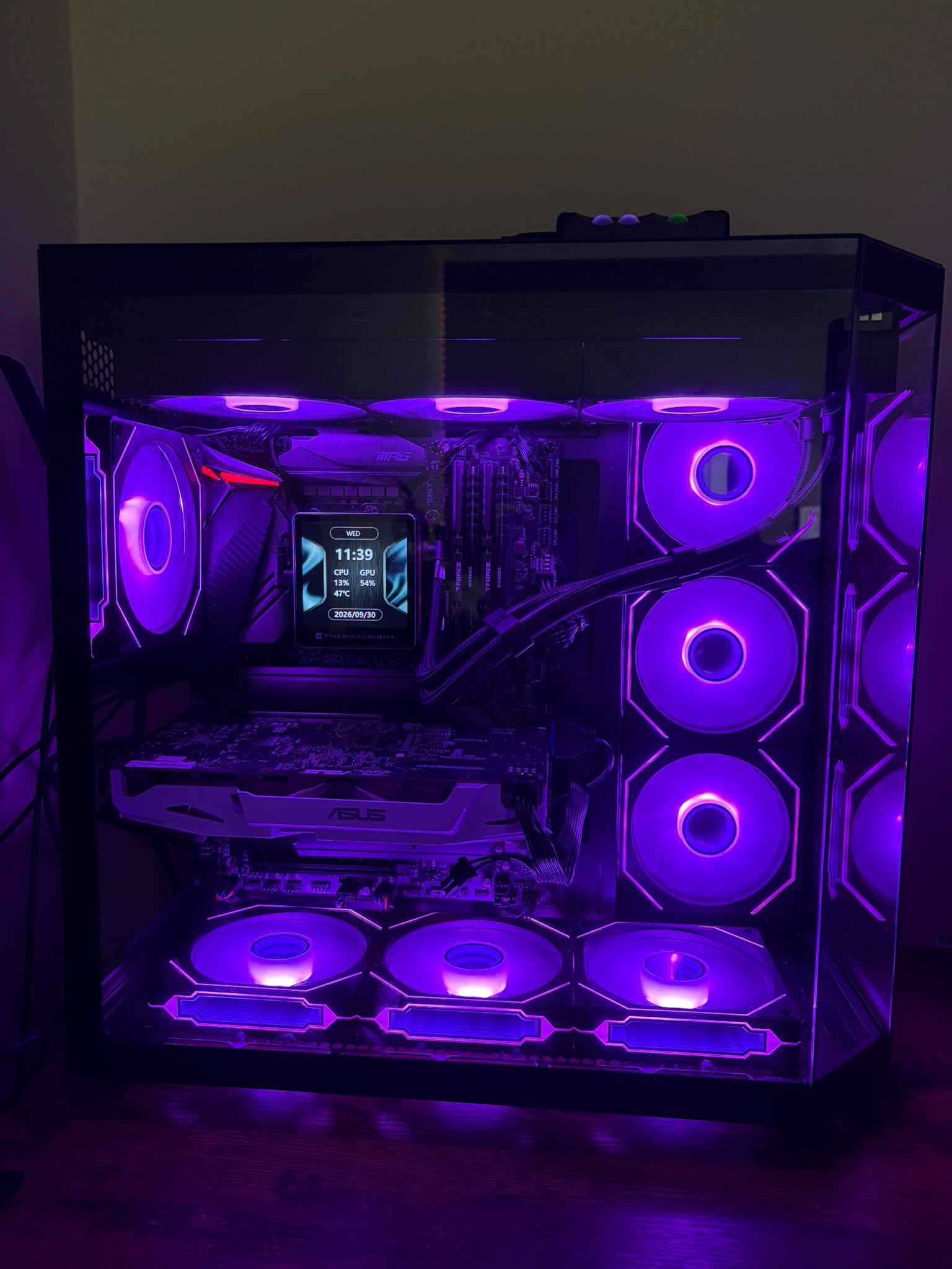 Theo's unedited full-case photograph with purple RGB lighting
